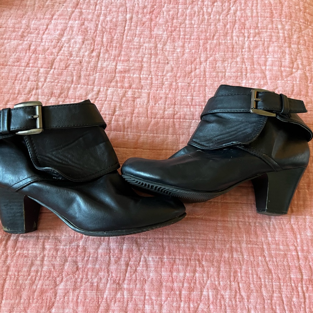 leather ankle books